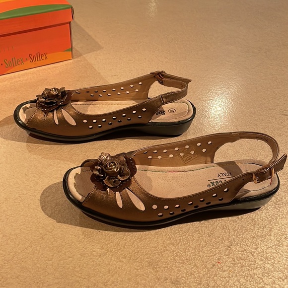 Soflex Sandals - Picture 6 of 6